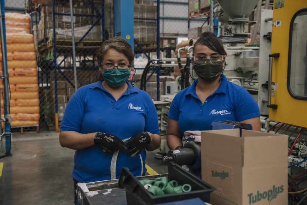 Rotoplas Mujeres en corporativo