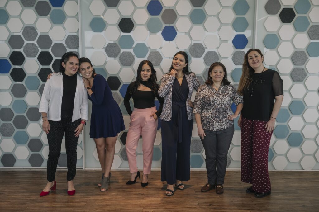 Rotoplas Mujeres en corporativo